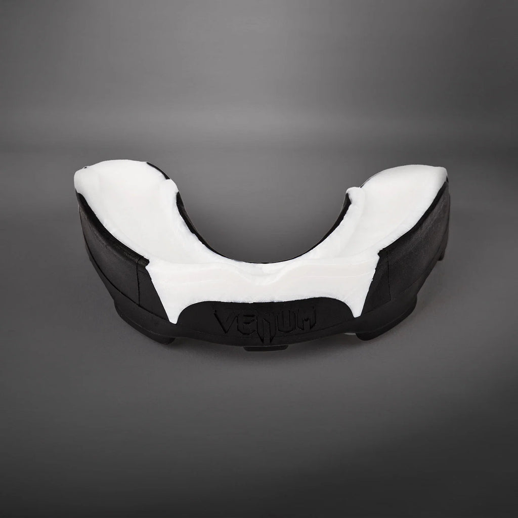 Protector bucal Venum Predator - Negro/Blanco