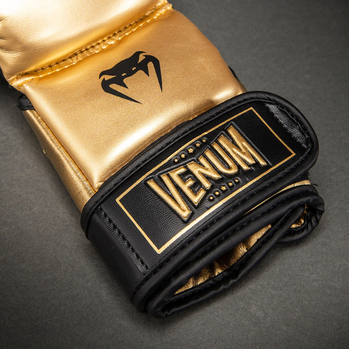 Guantes de Sparring Venum Attack 2.0 -  Dorado/Negro