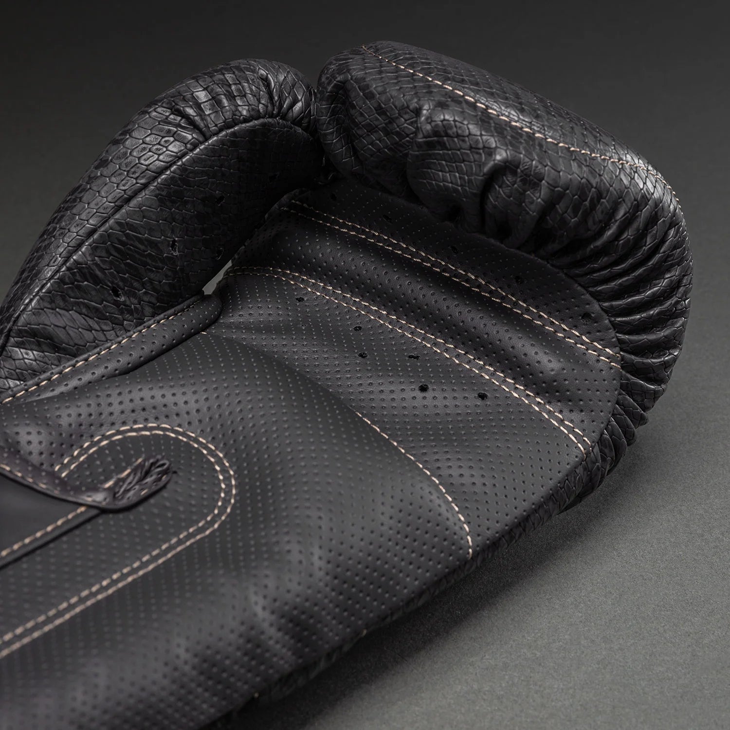Guantes de boxeo Venum Impact Evo Scales - Gris oscuro