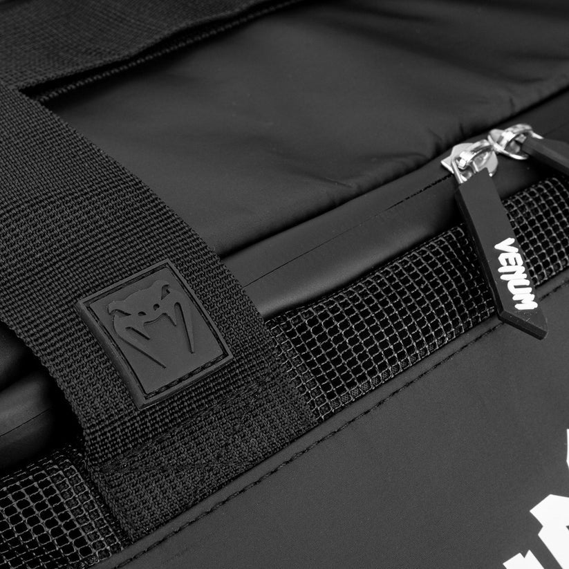 Maletin Venum Trainer Lite Evo (48L) - Negro/Blanco